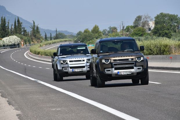 Патролна возила Land Rover Defender
