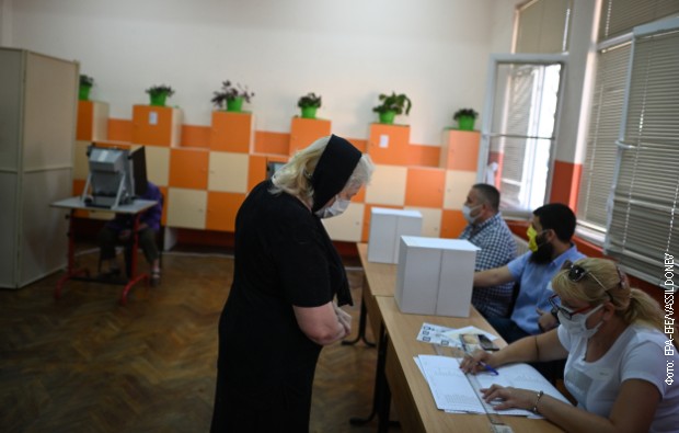 Parlamentarni izbori u Bugarskoj - Borisovu glavni protivnik televizijski voditelj Parlamentarni izbori u Bugarskoj - Borisovu glavni protivnik televizijski voditelj