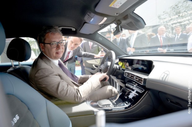 Vučić u inženjerskom centru u ZF Vučić u inženjerskom centru u ZF