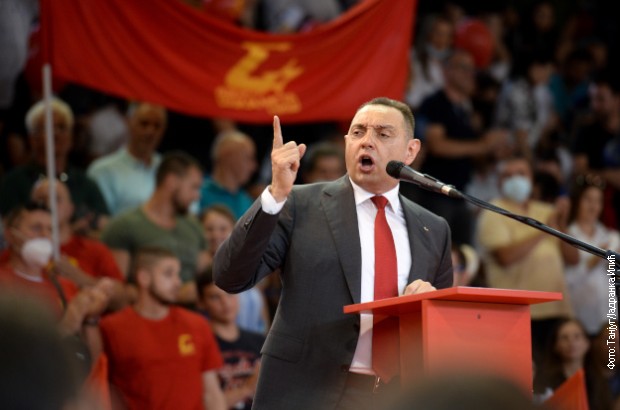 Vulin pozvao Vučića da se opet kandiduje za predsednika Srbije Vulin pozvao Vučića da se opet kandiduje za predsednika Srbije