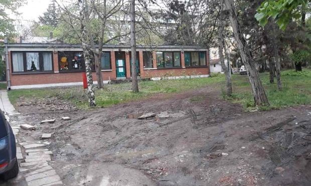 Прилаз дечијем диспанзеру у Јове Илића