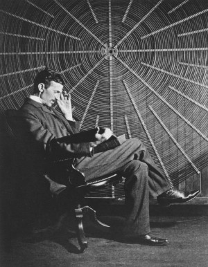 Nikola Tesla čita knjigu Ruđera Boškovića 