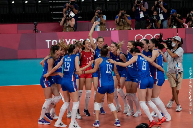 Одбојкашице Србије славе освајање бронзане медаље