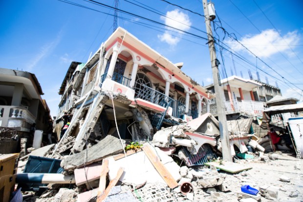 Broj žrtava zemljotresa na Haitiju porastao na 2.207, nestale 344 osobe Broj žrtava zemljotresa na Haitiju porastao na 2.207, nestale 344 osobe
