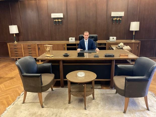 Stevan Kostić u nekadašnjem kabinetu Gamala Abdela Nasera Stevan Kostić u nekadašnjem kabinetu Gamala Abdela Nasera