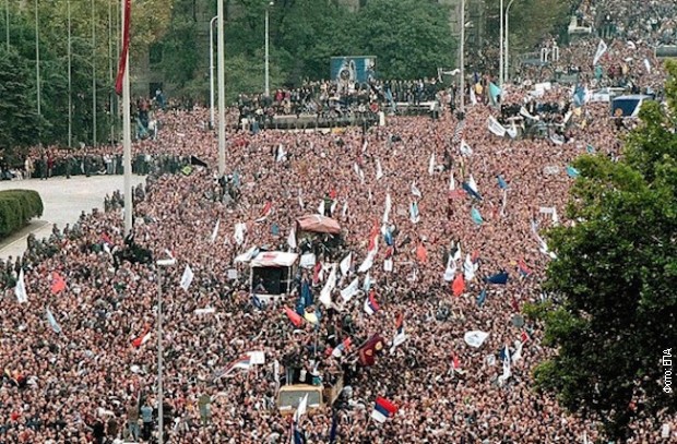 Demonstracije ispred Skupštine Jugoslavije