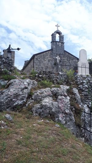 Crkva na Medunu i grob Marka Miljanova Crkva na Medunu i grob Marka Miljanova