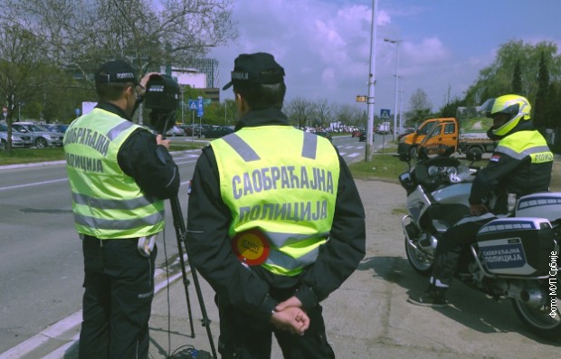 Возио 245 километара на час са пробном дозволом