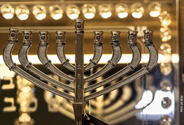 Jevreji slave Hanuku, praznik slobode i svetlosti Jevreji slave Hanuku, praznik slobode i svetlosti