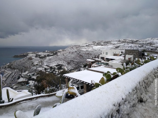 Mikonos pod snegom