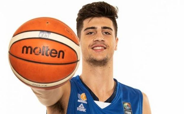 Дени Авдија