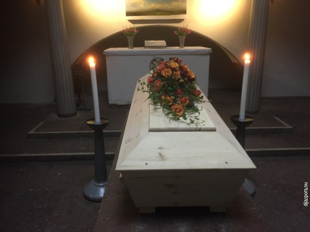 Kovčeg sa telom Branislava Tešanovića