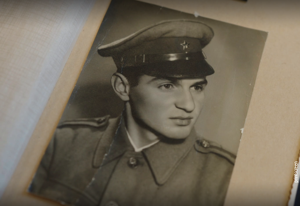 Fotografija Branislava Tešanovića iz JNA u porodičnom albumu njegove sestre Branke