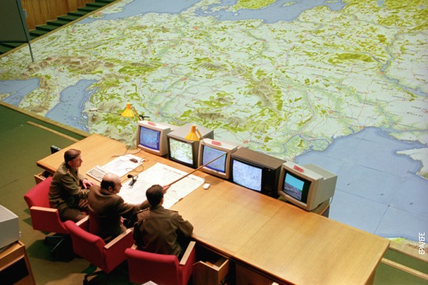 Ruski generali pred taktičkom mapom istočne Evrope 1993.