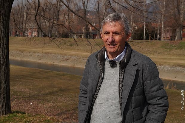 Светислав Пешић