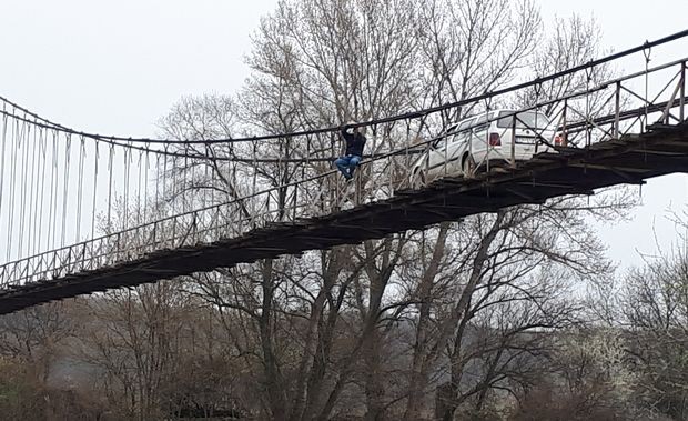 Neprilike u susretu vozila i pešaka Neprilike u susretu vozila i pešaka