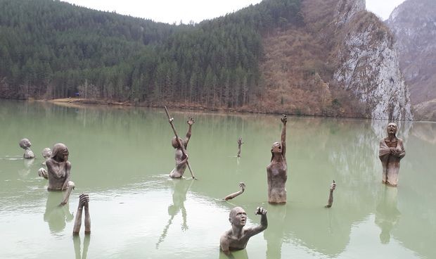 Stari Brod mesto stradanja Srba i spomen kompleks