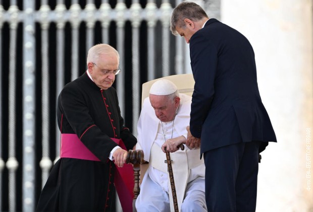 Šta je podstaklo spekulacije o papinoj ostavci
