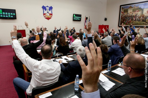 Skupština grada Beograda izabrala Aleksandra Šapića za novog gradonačelnika Skupština grada Beograda izabrala Aleksandra Šapića za novog gradonačelnika
