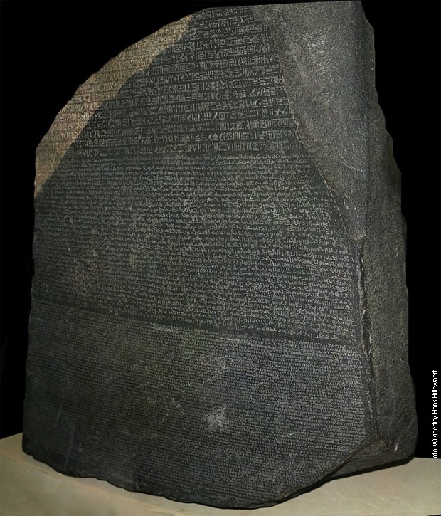 Najbolje je očuvan središnji deo teksta, koji je ispisan staroegipatskim demotskim pismom