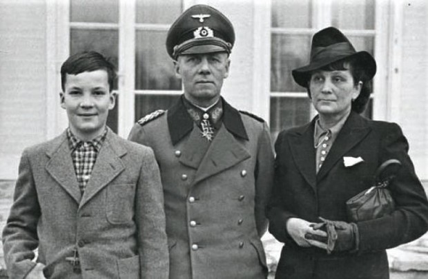 Ервин Ромел са супругом Луси и сином Манфредом 1941.