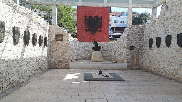 Црква Светог Николе у којој почива Скендербег