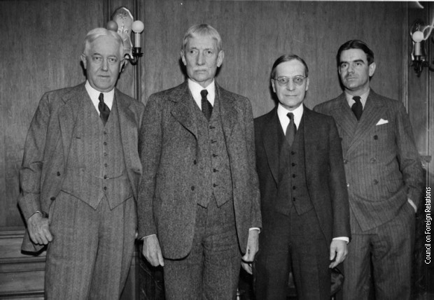 Илаја Рут, Џон В. Дејвис, Њутн Д. Бејкер и Хамилтон Фиш Армстронг Илаја Рут, Џон В. Дејвис, Њутн Д. Бејкер и Хамилтон Фиш Армстронг