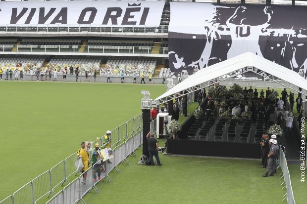 Pele poslednji put na stadinu Santosa