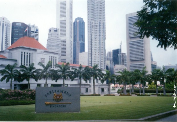 Град држава Сингапур од око 5,6 милиона становника има преко 230 војних летелица у активној употреби