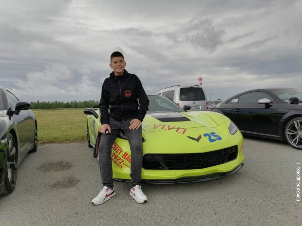 Nikola Jovanović i automobil