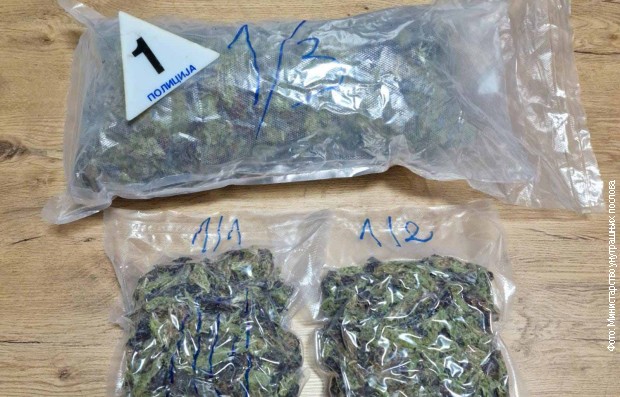 Policija u Novom Pazaru zaplenila kilogram i po marihuane, uhapšen muškarac
