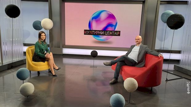 Predrag Radonjić, direktor Narodnog pozorišta Priština i voditelj Nikolina Srećković Predrag Radonjić, direktor Narodnog pozorišta Priština i voditelj Nikolina Srećković