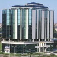 Делта гради тржни центар у Словенији
