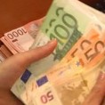 Динар јача на средњи рок