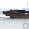 Баржа зуставила саобраћај 