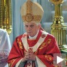 Папино извињење у Британији