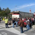 Превозници из РС прекинули протест 