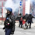 Јењавају протести у Француској