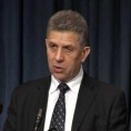 Угљанин за одлагање избора
