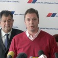 Вучић упозорава ДС
