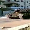Tенковима на џамију