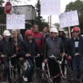 СНС: Власт крива за положај радника