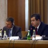 Одлучно против лажних азиланата