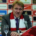 Роби самоуверен