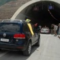Рудари прете блокадом тунела