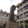 Затвор за бившег конзула
