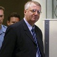 Шешељу 18 месеци затвора