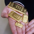 Пронађен кофер са златним полугама