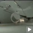 Снег срушио кров хале