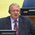 Шешељу право на комуникацију